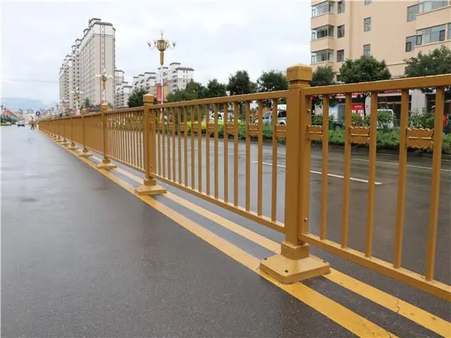 防冲击性能与防攀爬护栏网应用