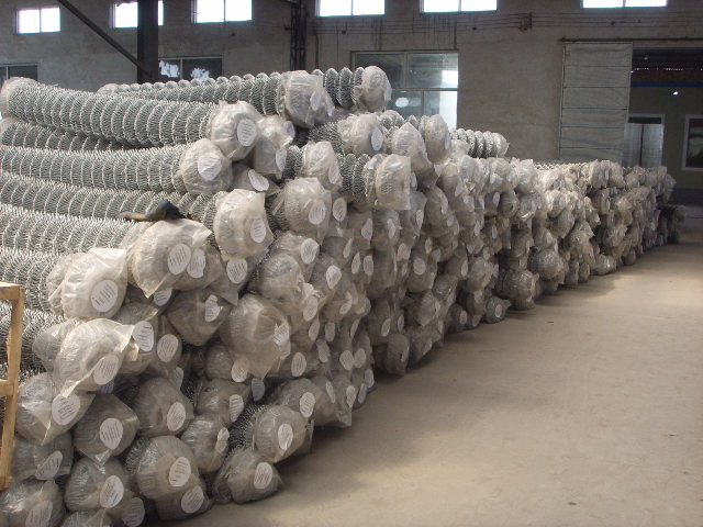 监狱栏网材质比较与选择建议